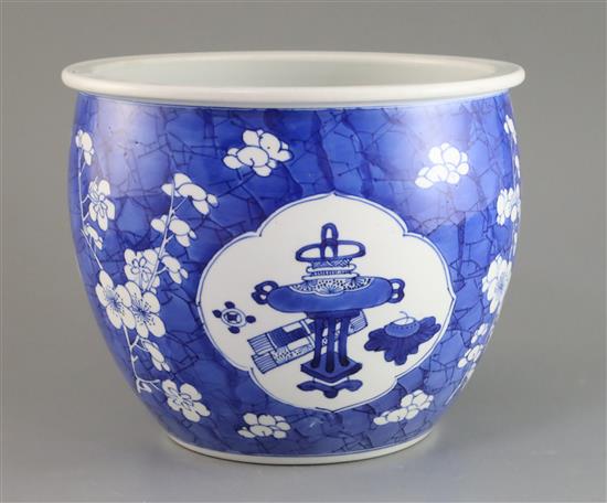 A small Chinese blue and white Antiques jardiniere, Kangxi period, D. 22.5cm